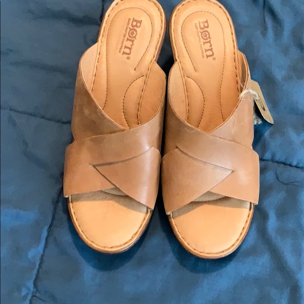 BORN “coney” wedge in brown (cognac) Brand New